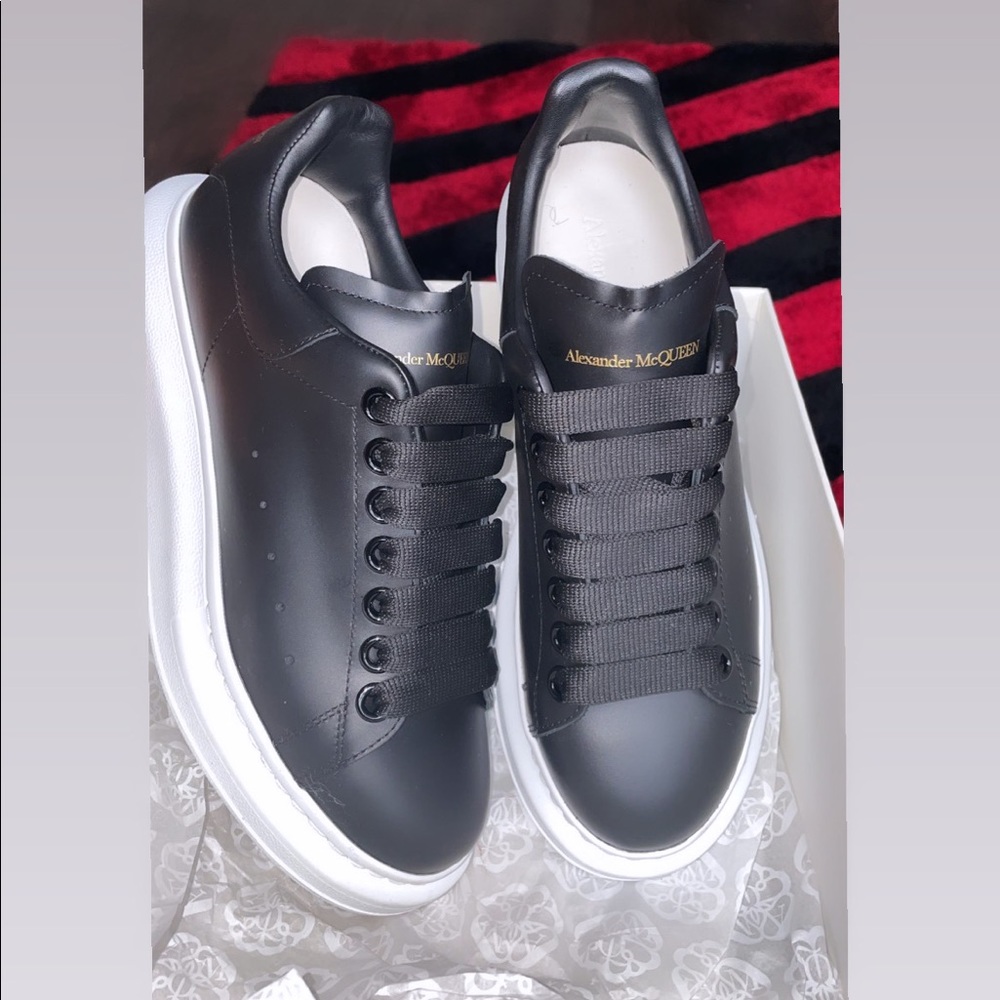 Alexander McQueen - Picture 1 of 1